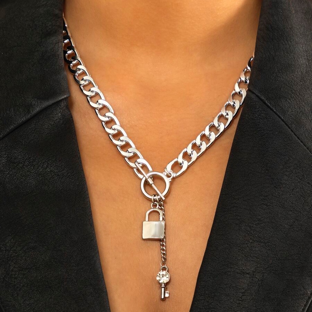 Chunky Curb Chain Lock And Key Toggle Necklace